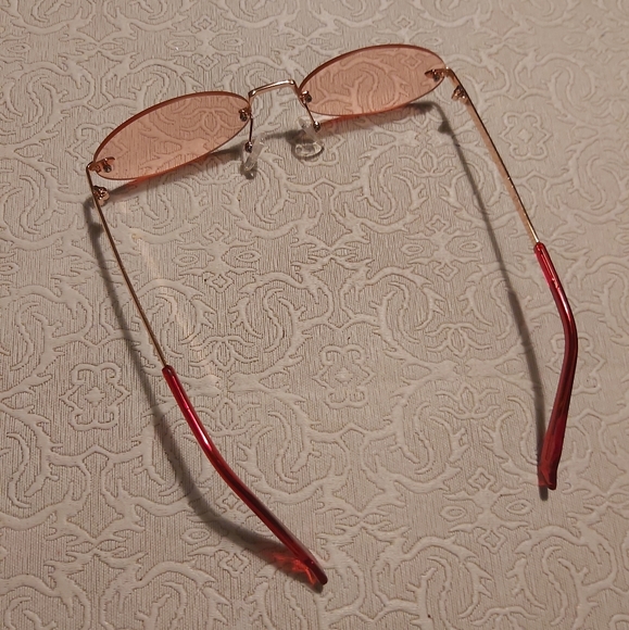 🤯2/$15 Dainty Light Pink Sunglasses - Picture 6 of 10